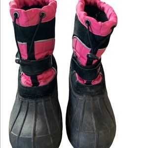 SALE 4/10 Girls Totes winter boot size 4